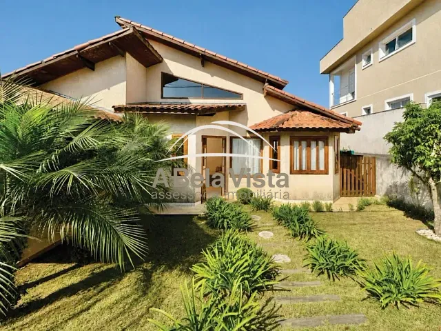 Casa com 250m² 3 quartos e 2 banheiros, à venda, no bairro Pitas em Cotia