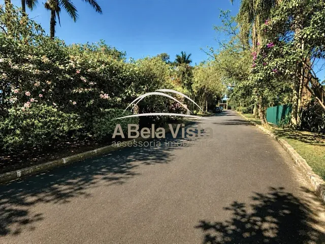 Casa com 4908m² 4 quartos e 5 banheiros, à venda, no bairro Chácara Granja Velha em Carapicuíba