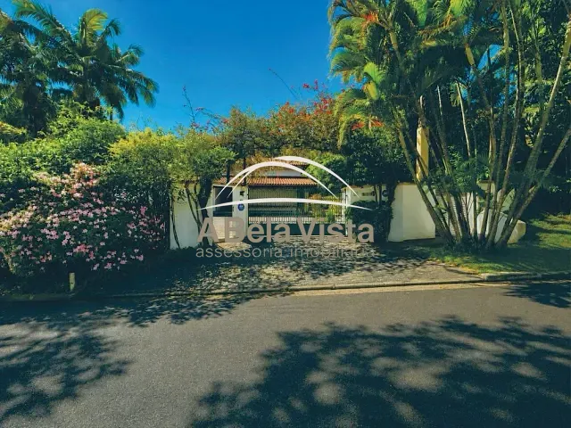 Casa com 4908m² 4 quartos e 5 banheiros, à venda, no bairro Chácara Granja Velha em Carapicuíba