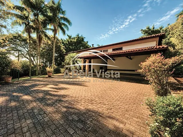Casa com 4908m² 4 quartos e 5 banheiros, à venda, no bairro Chácara Granja Velha em Carapicuíba