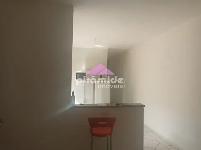 Casa 2 quartos e 2 banheiros, à venda, no bairro Bosque dos Eucaliptos em São José dos Campos