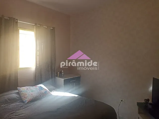 Casa 2 quartos e 2 banheiros, à venda, no bairro Bosque dos Eucaliptos em São José dos Campos