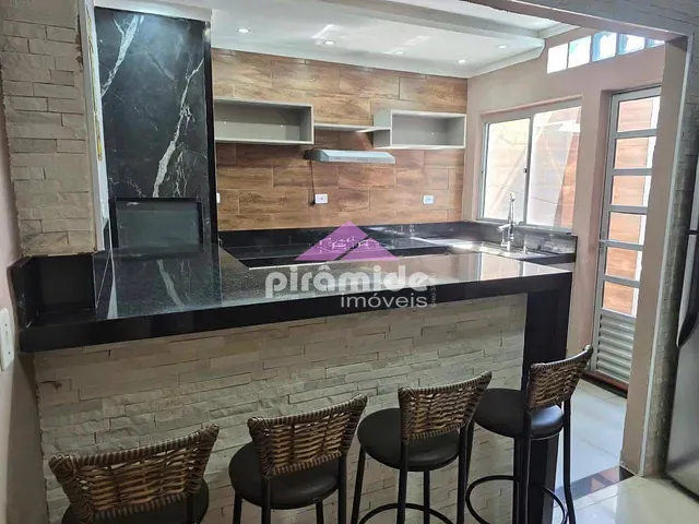 Casa com 106m² 3 quartos e 2 banheiros, à venda, no bairro Vila São Geraldo em São José dos Campos