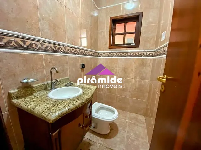 Casa 4 quartos e 2 banheiros, à venda, no bairro Jardim Esplanada em São José dos Campos