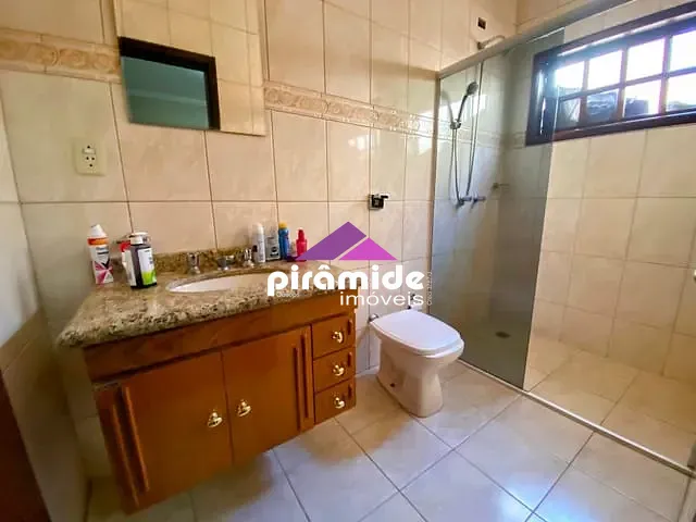 Casa 4 quartos e 2 banheiros, à venda, no bairro Jardim Esplanada em São José dos Campos