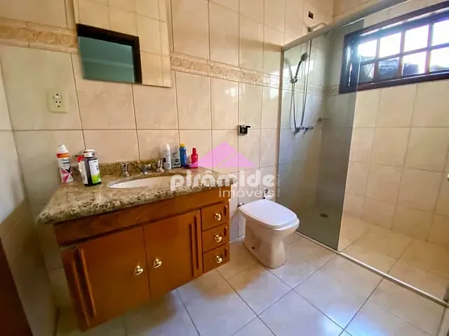Casa 4 quartos e 2 banheiros, à venda, no bairro Jardim Esplanada em São José dos Campos