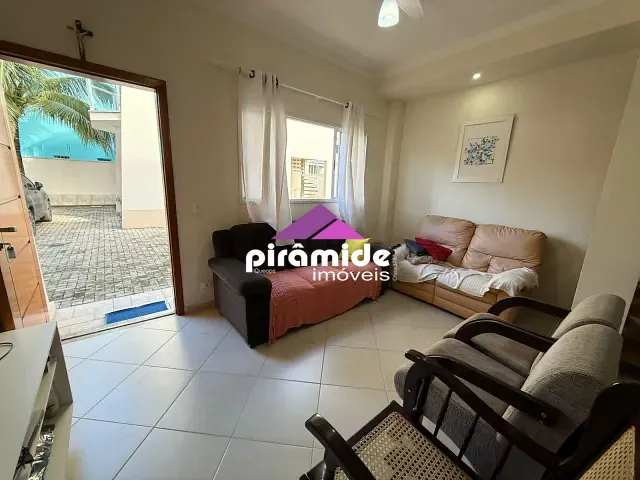 Casa 2 quartos e 3 banheiros, à venda, no bairro Balneário Gardem Mar em Caraguatatuba
