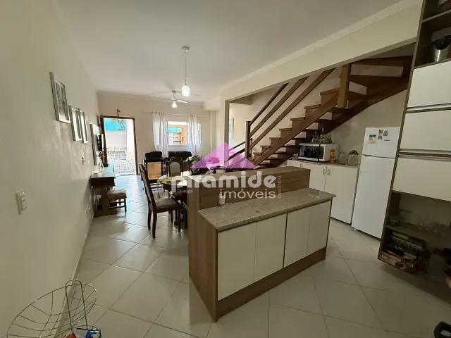 Casa 2 quartos e 3 banheiros, à venda, no bairro Balneário Gardem Mar em Caraguatatuba