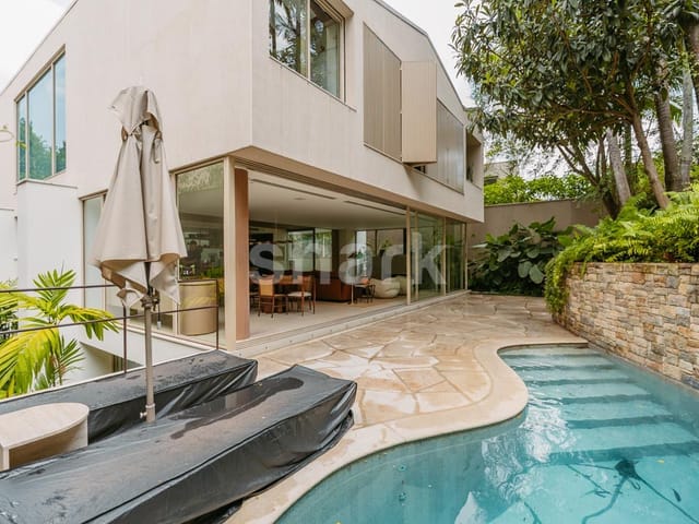 Casa com 552m² 4 quartos e 6 banheiros, à venda, no bairro Cidade Jardim em São Paulo