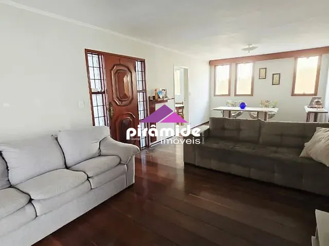 Casa 4 quartos e 3 banheiros, à venda, no bairro Jardim Satélite em São José dos Campos