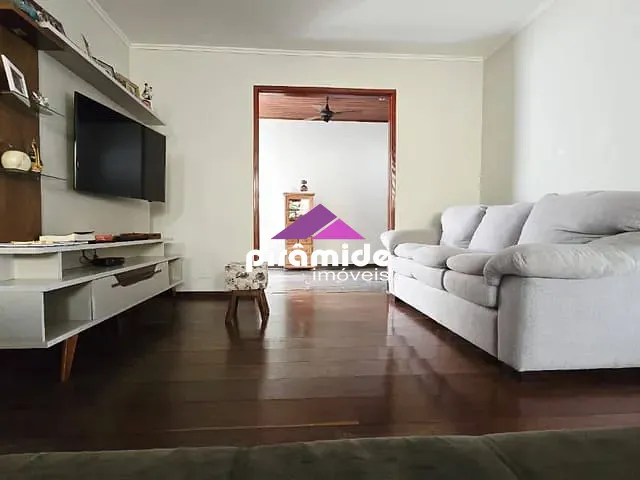 Casa 4 quartos e 3 banheiros, à venda, no bairro Jardim Satélite em São José dos Campos