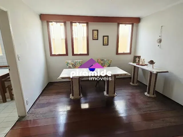 Casa 4 quartos e 3 banheiros, à venda, no bairro Jardim Satélite em São José dos Campos