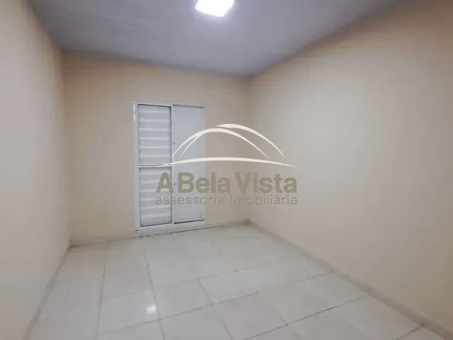 Casa 2 quartos e 1 banheiro, para alugar, no bairro Presidente Altino em Osasco