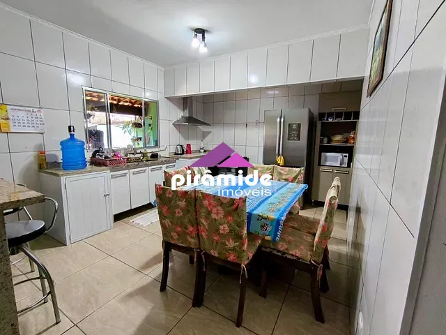 Casa com 280m² 3 quartos e 3 banheiros, à venda, no bairro Pontal de Santa Marina em Caraguatatuba