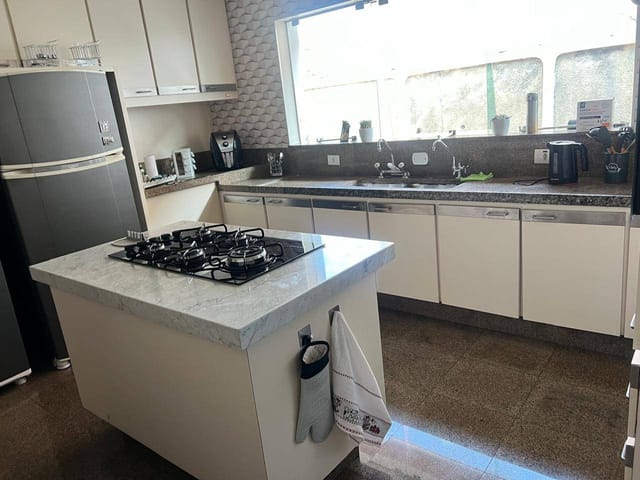 Casa com 900m² 4 quartos e 7 banheiros, à venda ou para alugar, no bairro Alphaville em Santana de Parnaíba