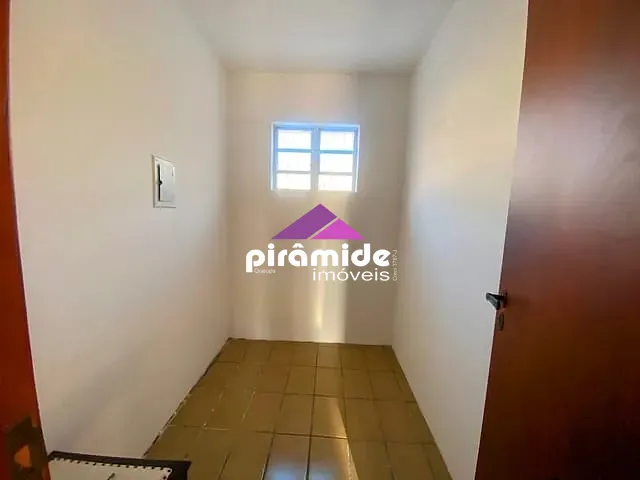 Casa 3 quartos e 1 banheiro, à venda, no bairro Jardim Esplanada em São José dos Campos