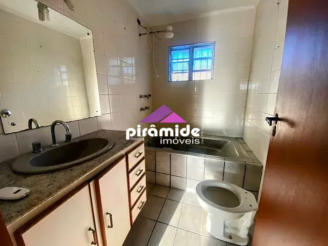Casa 3 quartos e 1 banheiro, à venda, no bairro Jardim Esplanada em São José dos Campos