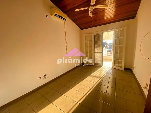Casa 3 quartos e 1 banheiro, à venda, no bairro Jardim Esplanada em São José dos Campos