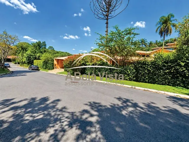 Casa com 750m² 3 quartos e 5 banheiros, à venda, no bairro Vila de São Fernando em Cotia