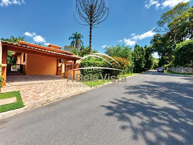 Casa com 750m² 3 quartos e 5 banheiros, à venda, no bairro Vila de São Fernando em Cotia