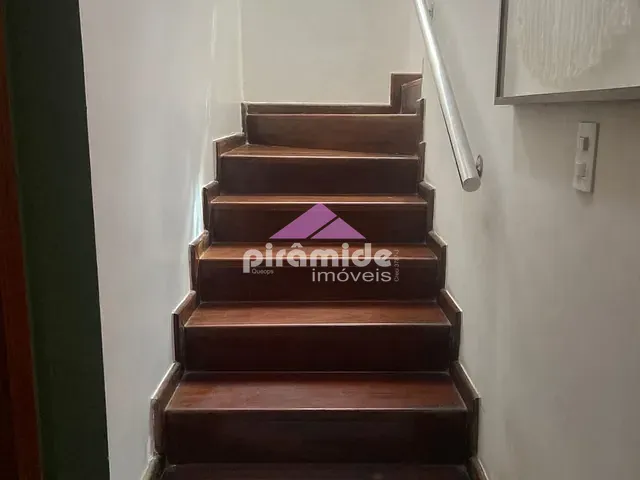 Casa com 400m² 3 quartos e 3 banheiros, à venda, no bairro Jardim Santa Maria em Jacareí