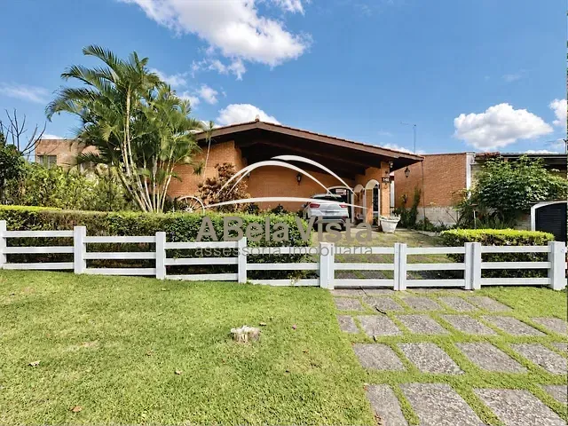 Casa com 500m² 3 quartos e 3 banheiros, à venda, no bairro Jardim da Glória em Cotia