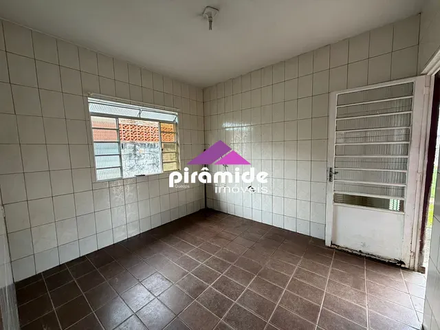 Casa 3 quartos e 1 banheiro, à venda, no bairro Cidade Morumbi em São José dos Campos
