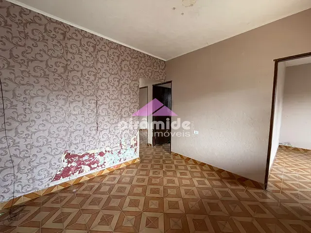 Casa 3 quartos e 1 banheiro, à venda, no bairro Cidade Morumbi em São José dos Campos