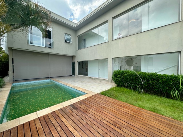 Casa com 500m² 4 quartos e 5 banheiros, à venda, no bairro Tamboré em Santana de Parnaíba