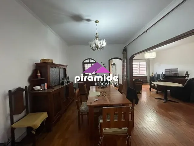 Casa com 450m² 5 quartos e 3 banheiros, à venda, no bairro Jardim Esplanada em São José dos Campos