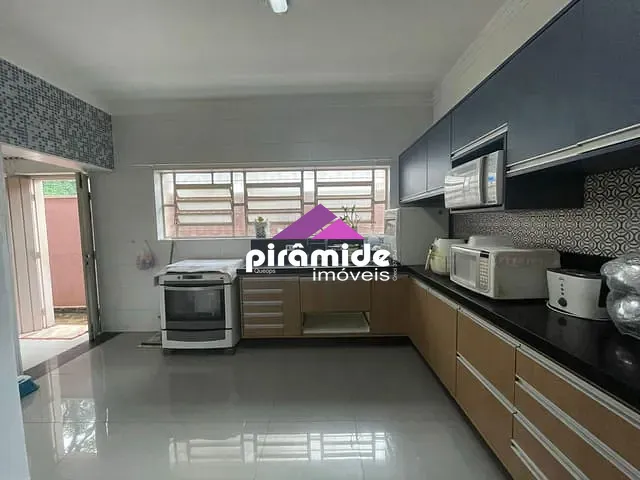 Casa com 450m² 5 quartos e 3 banheiros, à venda, no bairro Jardim Esplanada em São José dos Campos