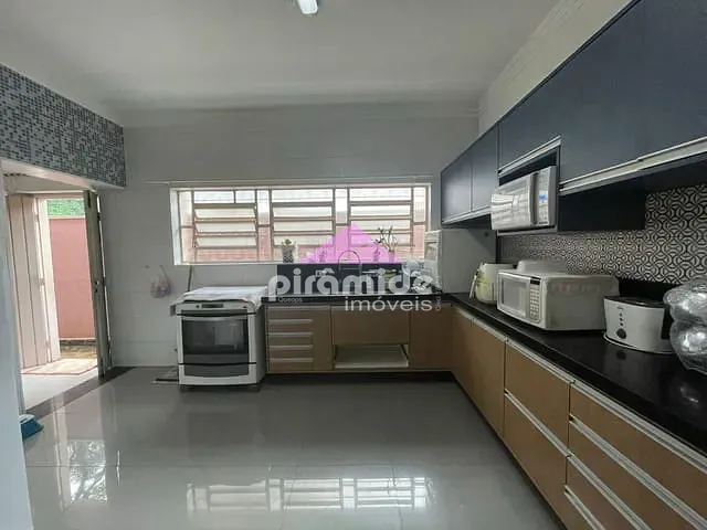 Casa com 450m² 5 quartos e 3 banheiros, à venda, no bairro Jardim Esplanada II em São José dos Campos