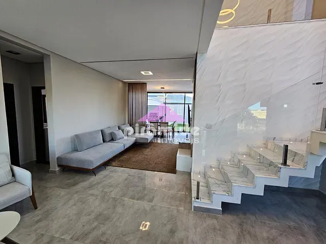 Casa 3 quartos e 5 banheiros, à venda, no bairro Jardim Jacinto em Jacareí