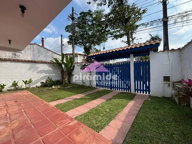 Casa 3 quartos e 3 banheiros, à venda, no bairro Itaguá em Ubatuba