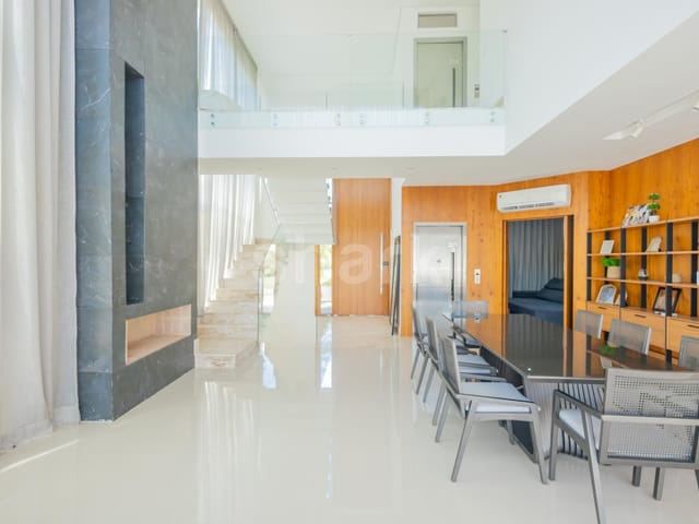 Casa com 478m² 4 quartos e 7 banheiros, à venda, no bairro Alphaville em Santana de Parnaíba