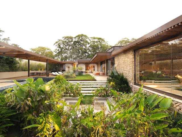 Casa com 2247m² 5 quartos e 9 banheiros, à venda, no bairro Residencial Tamboré em Barueri