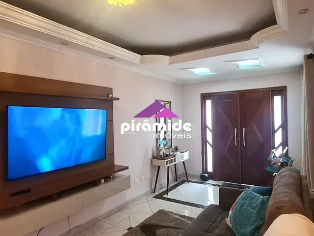 Casa 4 quartos e 3 banheiros, à venda, no bairro Vila Tatetuba em São José dos Campos