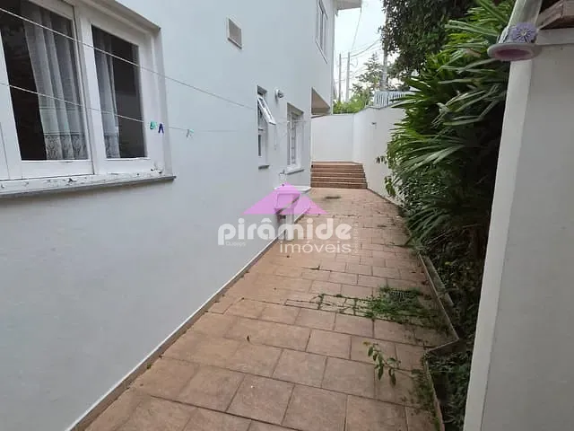 Casa 4 quartos e 5 banheiros, à venda, no bairro Urbanova em São José dos Campos