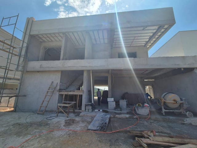 Casa com 440m² 4 quartos e 6 banheiros, à venda, no bairro Colinas da Anhangüera em Santana de Parnaíba