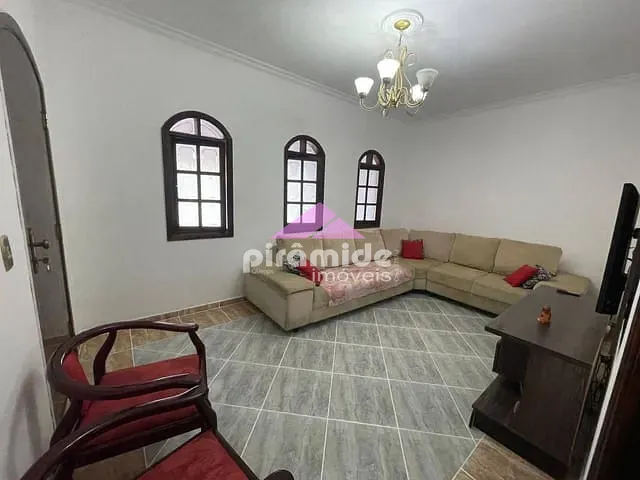 Casa com 275m² 3 quartos e 2 banheiros, à venda, no bairro Bosque dos Eucaliptos em São José dos Campos