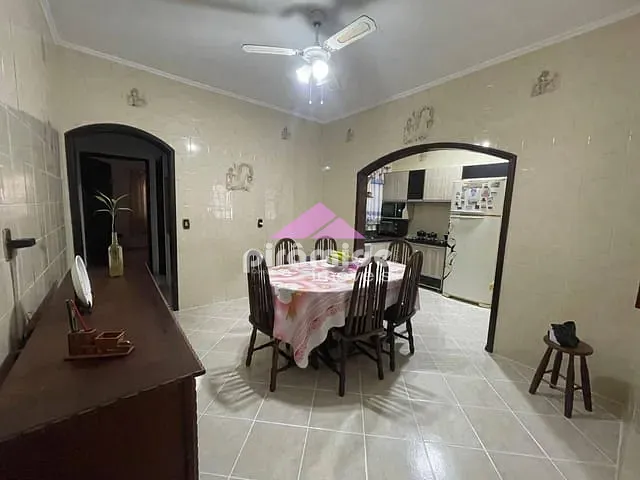 Casa com 275m² 3 quartos e 2 banheiros, à venda, no bairro Bosque dos Eucaliptos em São José dos Campos