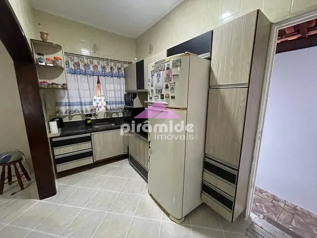 Casa com 275m² 3 quartos e 2 banheiros, à venda, no bairro Bosque dos Eucaliptos em São José dos Campos