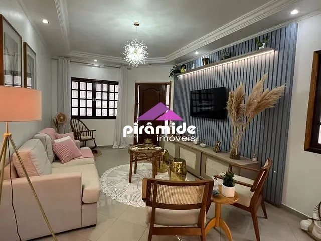 Casa 3 quartos e 2 banheiros, à venda, no bairro Jardim das Indústrias em São José dos Campos