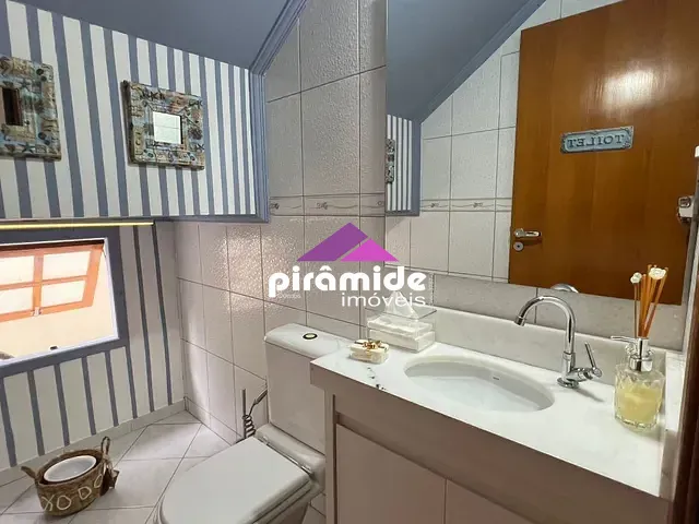Casa 3 quartos e 2 banheiros, à venda, no bairro Jardim das Indústrias em São José dos Campos