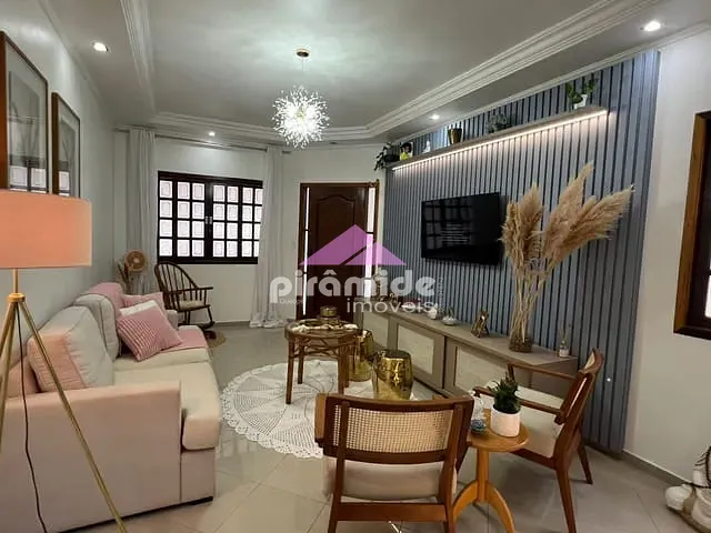 Casa 3 quartos e 2 banheiros, à venda, no bairro Jardim das Indústrias em São José dos Campos
