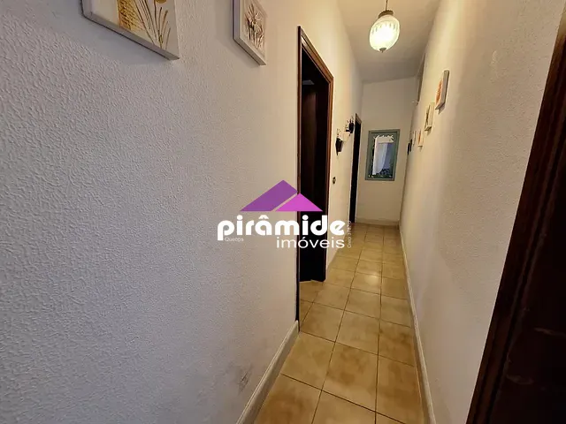 Casa com 300m² 3 quartos e 2 banheiros, à venda, no bairro Indaiá em Caraguatatuba
