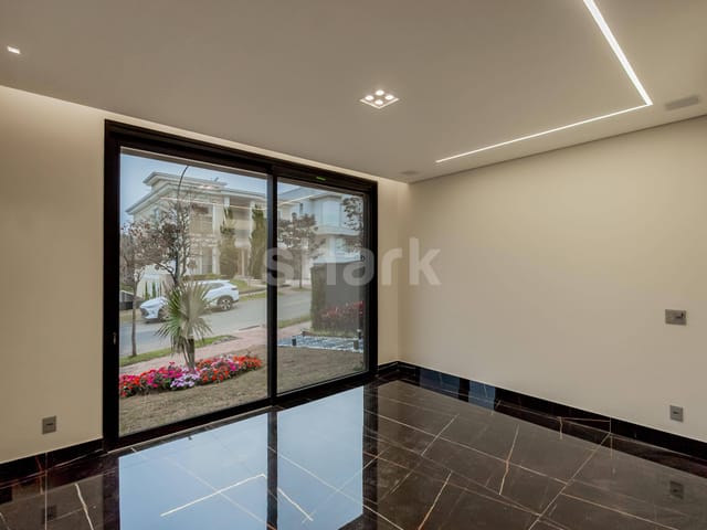 Casa com 600m² 4 quartos e 7 banheiros, à venda, no bairro Alphaville em Santana de Parnaíba