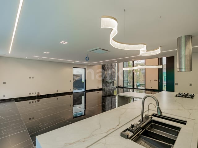 Casa com 600m² 4 quartos e 7 banheiros, à venda, no bairro Alphaville em Santana de Parnaíba