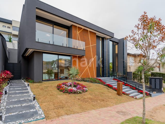 Casa com 600m² 4 quartos e 7 banheiros, à venda, no bairro Alphaville em Santana de Parnaíba