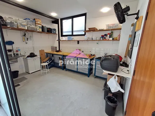 Casa 3 quartos e 5 banheiros, à venda, no bairro Urbanova em São José dos Campos